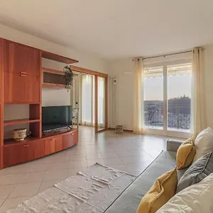 appartamento-con-ac-e-posto-auto-a-brunate.it-lombardy.com/